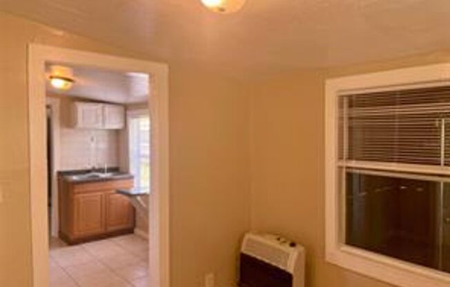 2 beds, 1 bath, $1,450