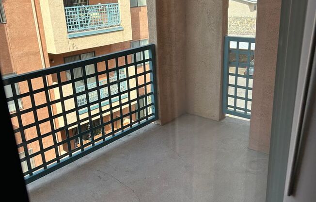 2 beds, 2 baths, 957 sqft, $1,015, Unit 70