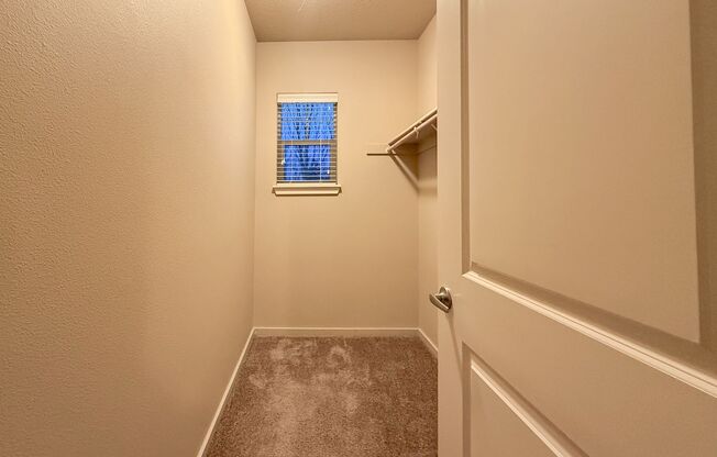 2 beds, 2 baths, 1,090 sqft, $1,600, Unit 501-05