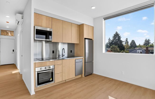 7480 N Delaware Ave - Modern North Portland Living