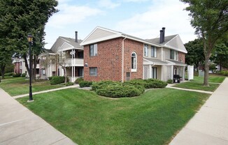 1537 WESTMINSTER DR