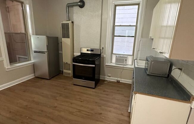 1013 N Winchester Ave