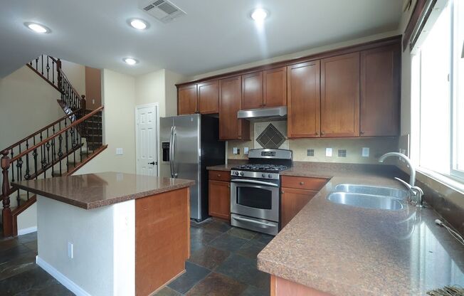 BEAUTIFUL 3 BEDS WITH 2.5 BATH HOUSE