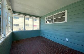 2 beds, 1 bath, $1,695