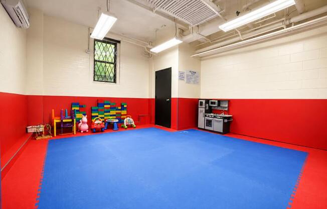 3 beds, 2 baths, 1,300 sqft, $11,000, Unit 12G
