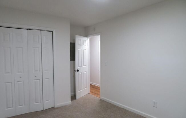 2 beds, 1 bath, $1,100