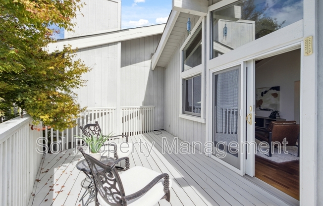 144 PROVINCETOWN CT