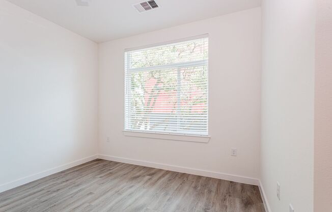 1 bed, 1 bath, 775 sqft, $1,395, Unit 3212