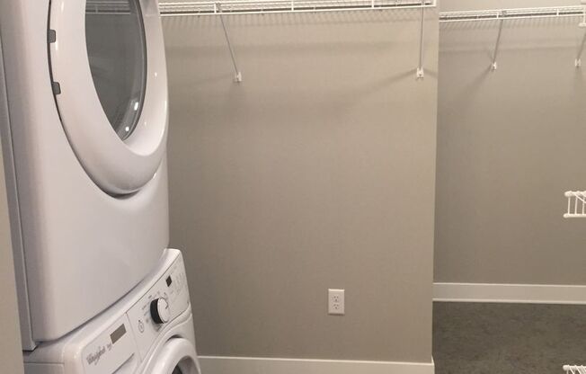 3 beds, 2.5 baths, $2,395, Unit 343