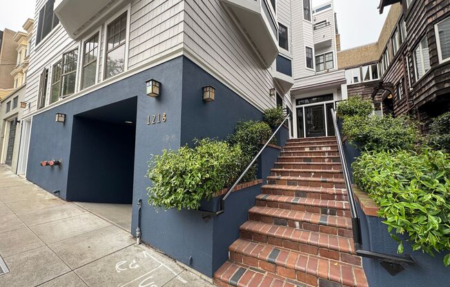 Elegant 2BR Top Floor Penthouse Condo in Prime Nob Hill with 2 Car Garage!