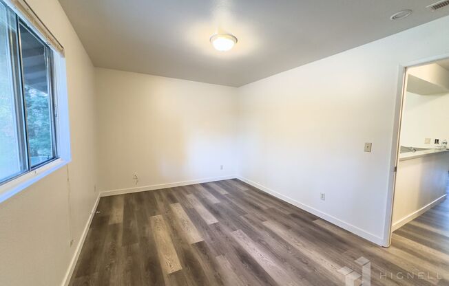 3 beds, 1 bath, $1,550, Unit 16