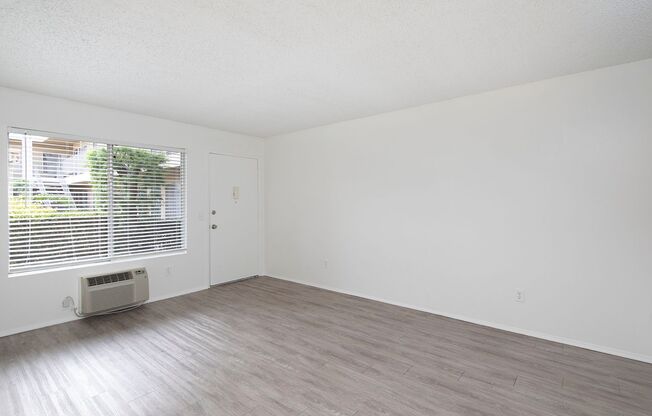Four Winds Apartments