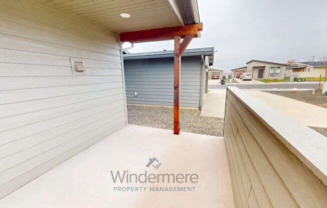 3 beds, 2.5 baths, 1,268 sqft, $1,995, Unit 384 Arissa