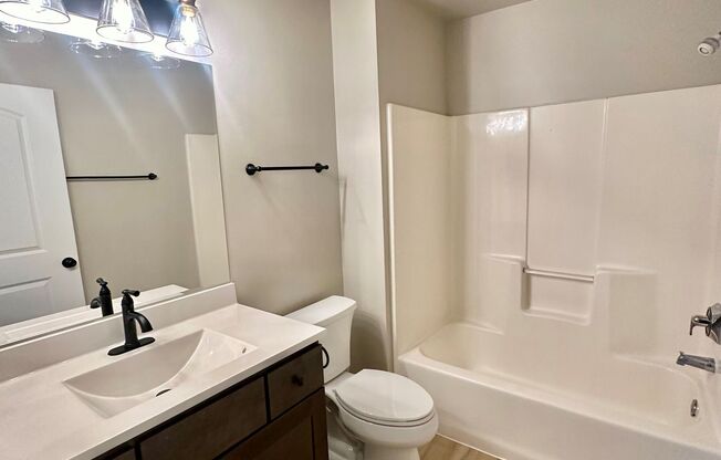 3 beds, 2 baths, 990 sqft, $1,525, Unit PT-1587-103