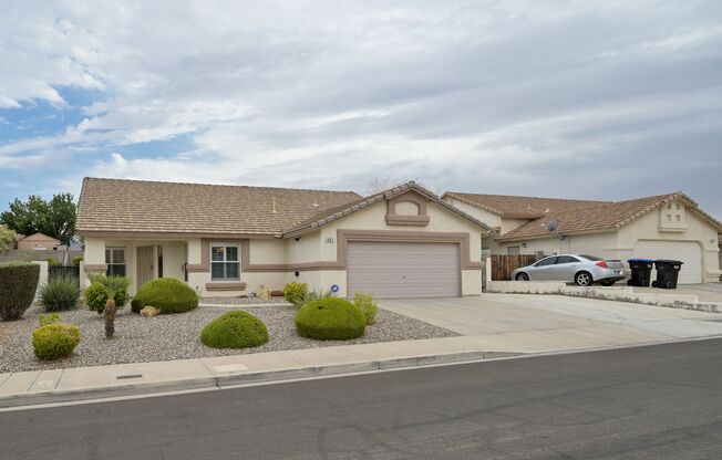 Henderson!!  Solar Panels!! Tankless Hot water Heater!! Small RV Parking!!! Single Story!!!