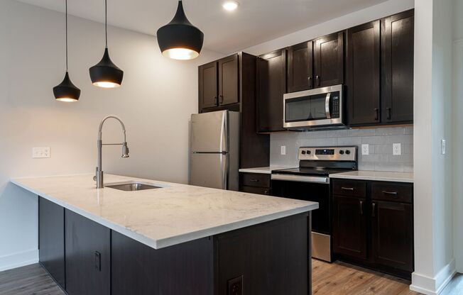 2 beds, 2 baths, 785 sqft, $2,425, Unit 1050 N 4th St. Apt. 216