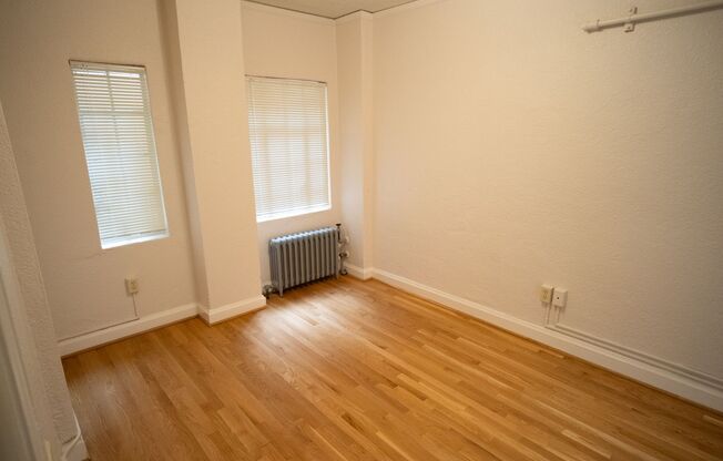 1 bed, 1 bath, 400 sqft, $1,090, Unit 105