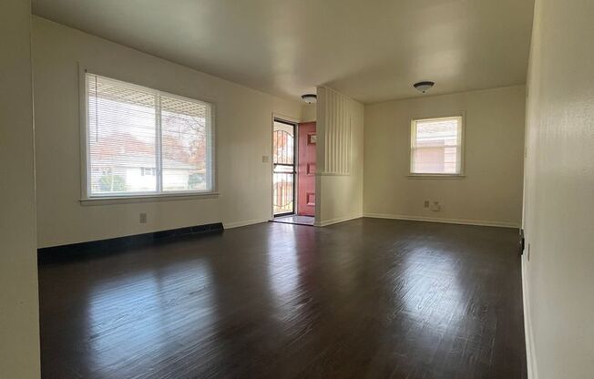 3 beds, 1 bath, $1,595