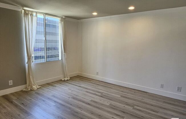 2160 Century Park E Apt 104N