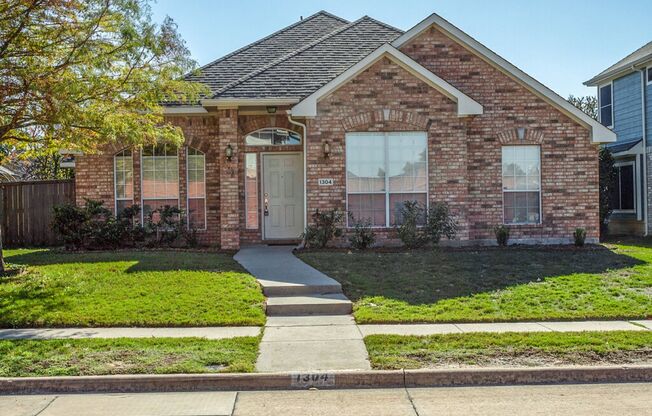 AVAILABLE NOW! BEAUTIFUL 3 Bedroom Home located in Allen, TX with parking for RV in Backyard!