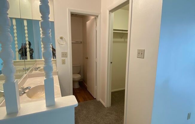 2 beds, 2 baths, 1,094 sqft, $890, Unit F03