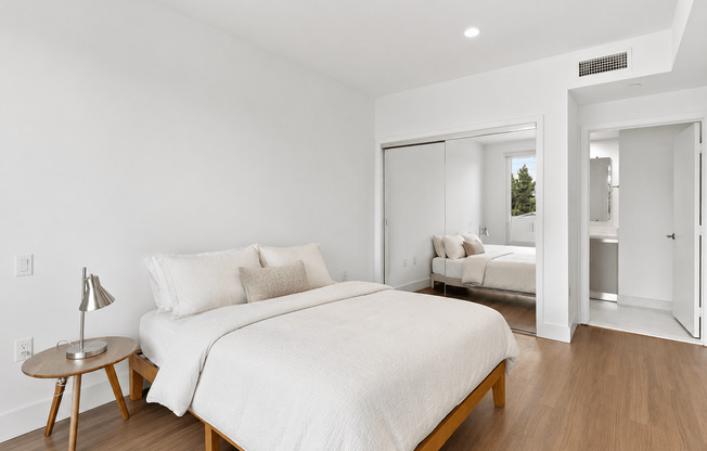3 beds, 3 baths, 1,300 sqft, $1,600, Unit PH7 - Grand Master - 3