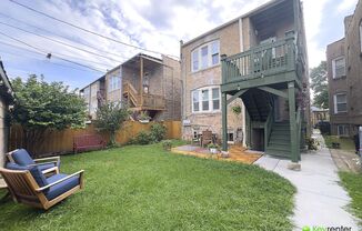 Spacious & Charming 3-Bedroom in West Ridge / Rogers Park