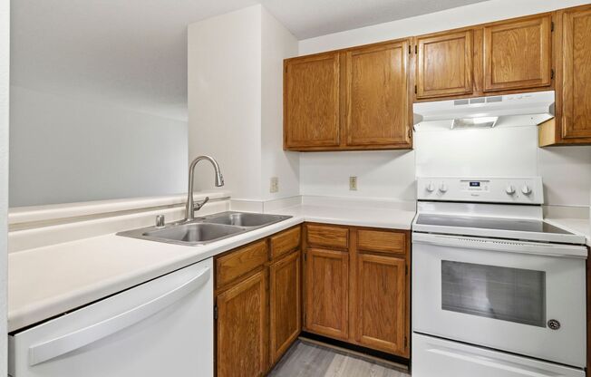 2 beds, 2 baths, 1,090 sqft, $1,695, Unit 9395-101