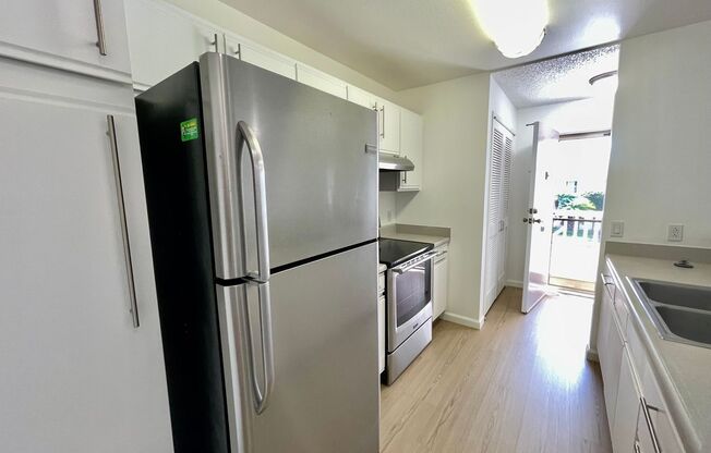 2 beds, 2 baths, $2,400, Unit # 100