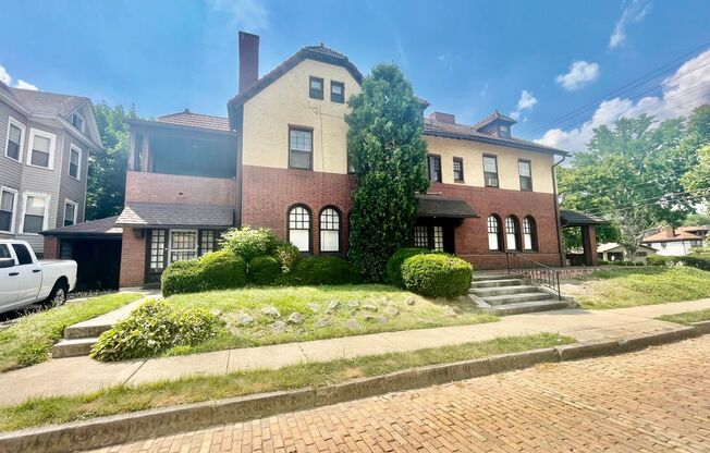 1939 Crafton Blvd