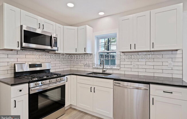 2 beds, 1 bath, 840 sqft, $1,837