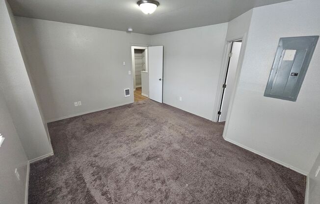 2 beds, 1 bath, 800 sqft, $1,875, Unit 4017 unit B