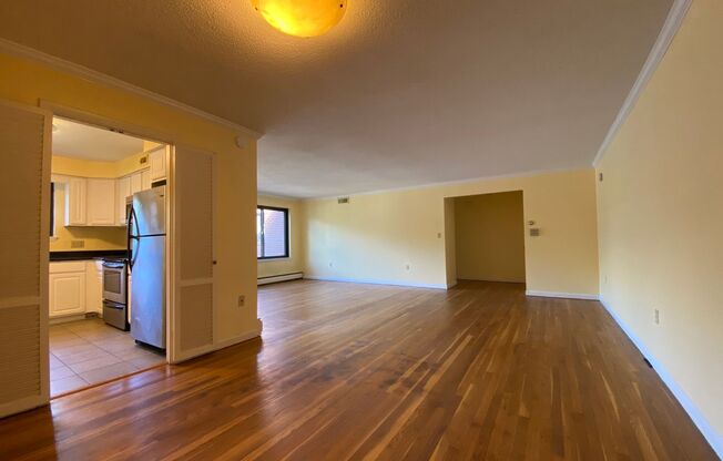 Concord Condo - Heat and Hot Water Included!