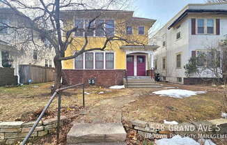4538 GRAND AVE S