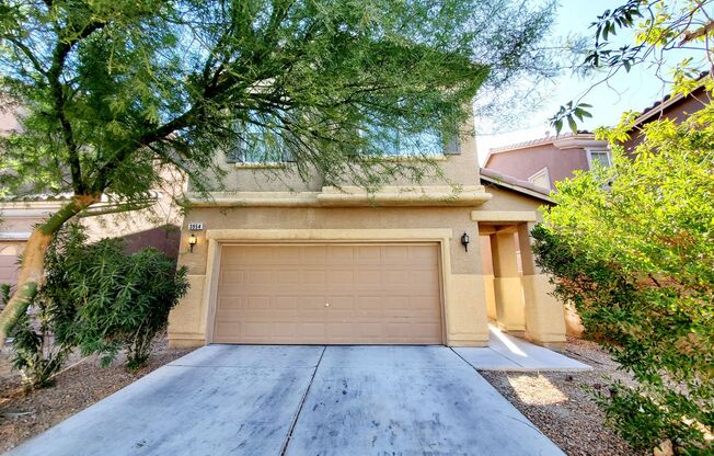 VERY SPACIOUS 3 BED / 2.5 BATH 2-STORY HOME NEAR THE NELLIS AFB!