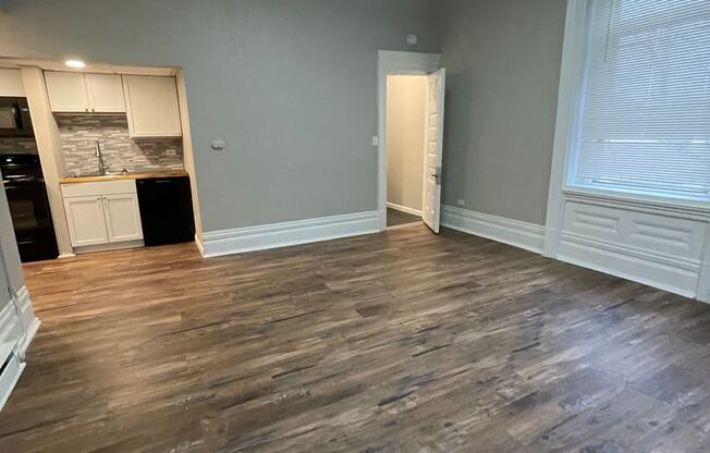 Studio, 1 bath, $975, Unit #05