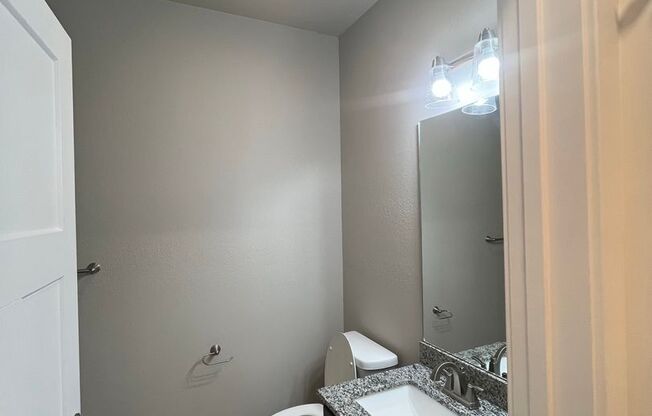 1 bed, 1 bath, 592 sqft, $1,300