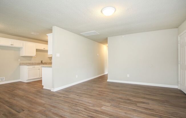 Christmas Move-In Special! Sign a lease now and get 50% off your first month’s rent. Hurry — offer ends 12/26!