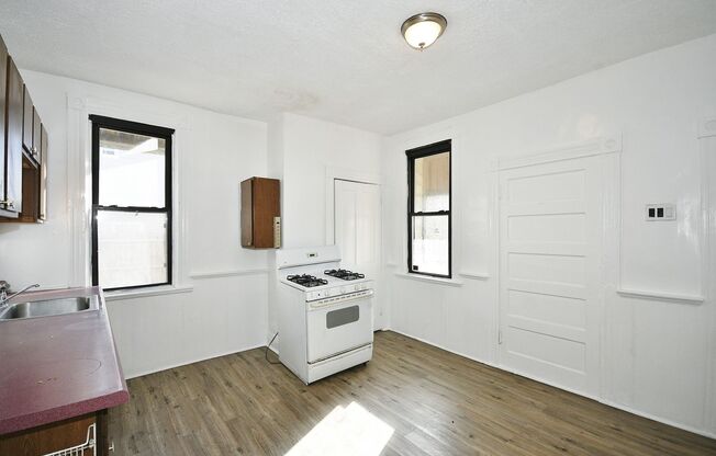 2 beds, 1 bath, $1,200, Unit 1