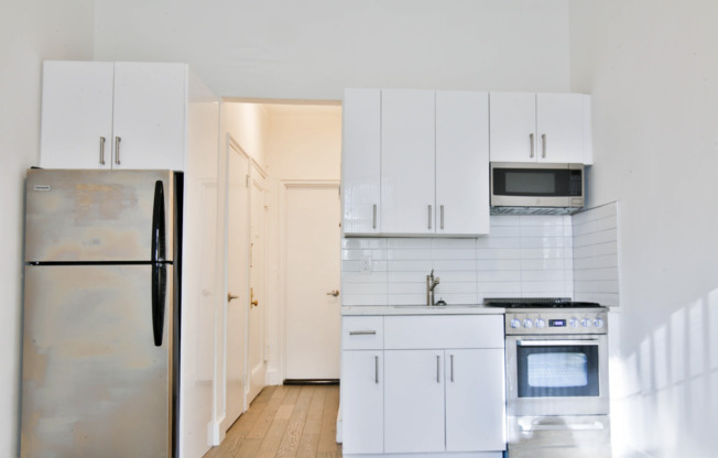 Studio, 1 bath, 410 sqft, $2,650, Unit 1G