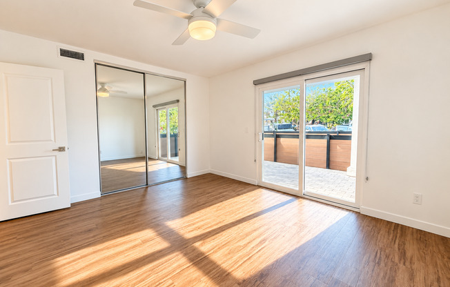 The Dane | Modern Renovated 2 & 3 Bedroom Apartments in Coronado