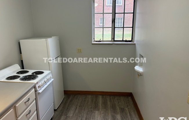2244 W SYLVANIA AVE