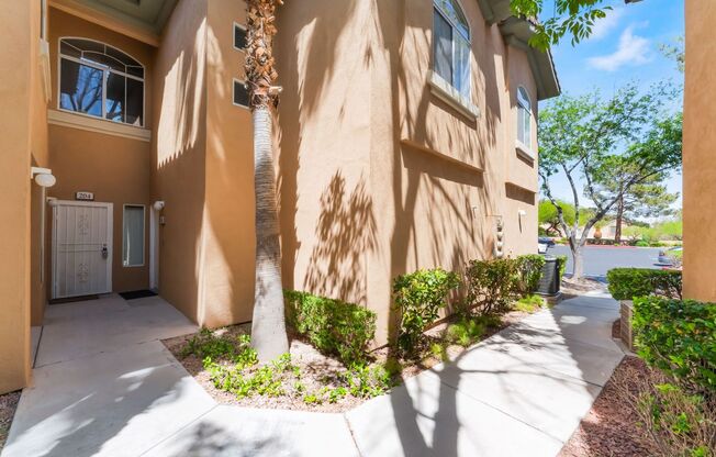Beautiful 2 Bedroom 2 Bath Condo in Red Hills Community