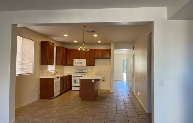 Hesperia- 3 Bedrooms, 2 bathrooms, New paint, New blinds, New Rock Scaping,