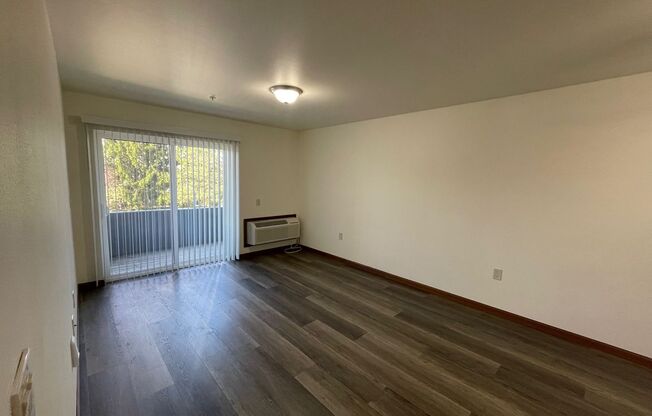 2 beds, 2 baths, 1,040 sqft, $1,595, Unit 3148-206