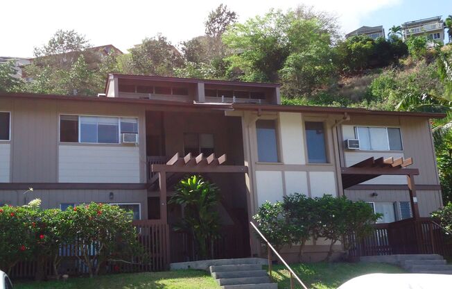 Newtown Meadows Clean 2 Bedroom, 2 Bath, with 2 Parking Stalls in Aiea