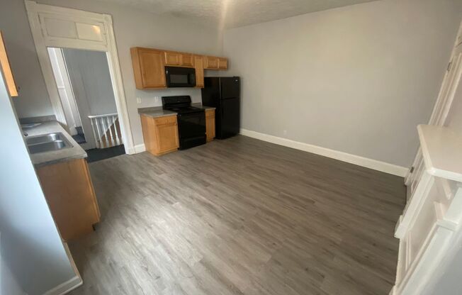 PRE LEASE FOR AUGUST 2025 Newly Renovated 5 bdrm/2 bath Mins. from UC Campus for Only $3750/mo ($750/person)!