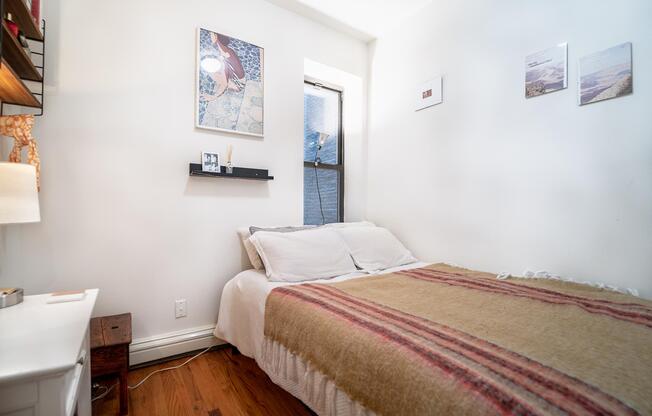 200 E 7 ST