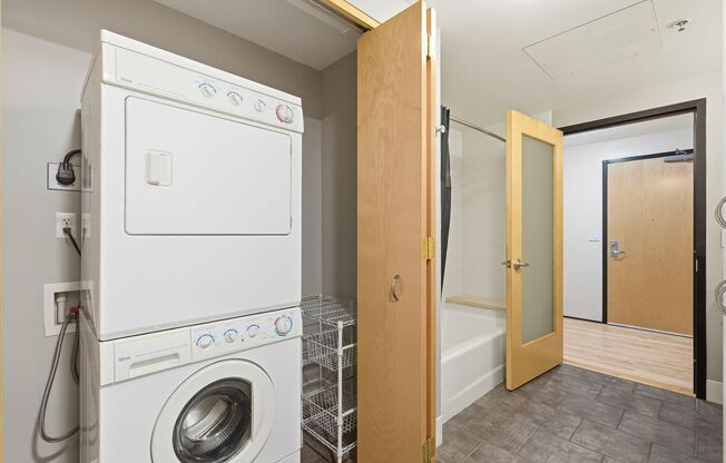 Studio, 1 bath, $1,750