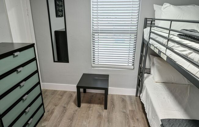 4 beds, 2 baths, 1,200 sqft, $3,200, Unit 205 W Frances, Unit 3